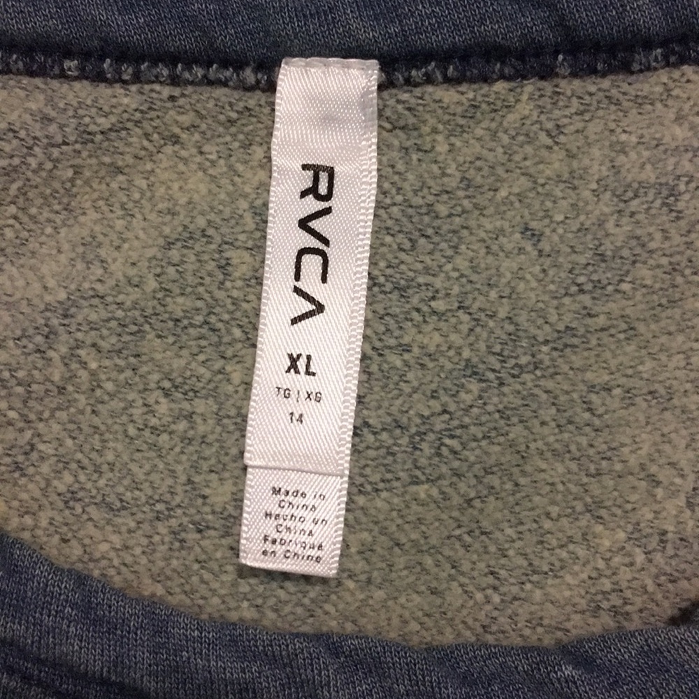 Cropped RVCA - Picture 5 of 5